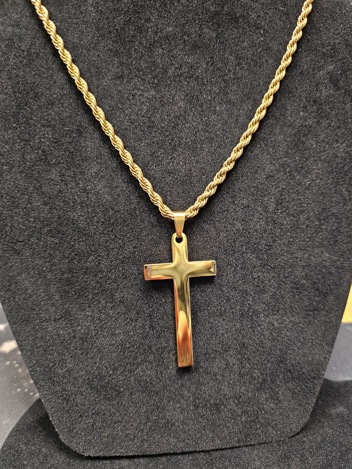 Gold Tone Religious Cross Pendant Necklace 24-inch Rope Chain.