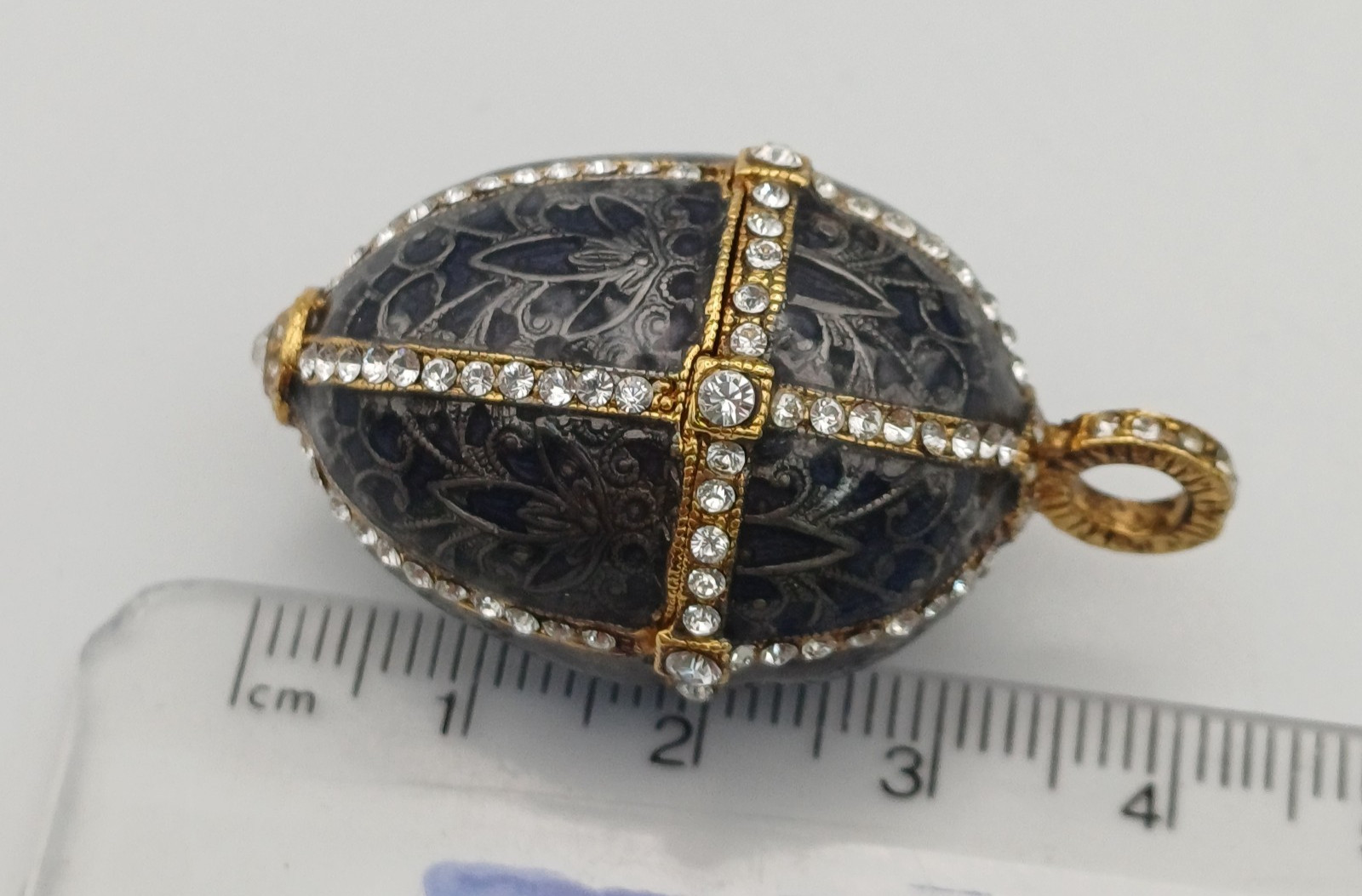 Metropolitan Museum of Art Faberge Jewelled Trellis Egg Enamel Pendant R.R.P £95