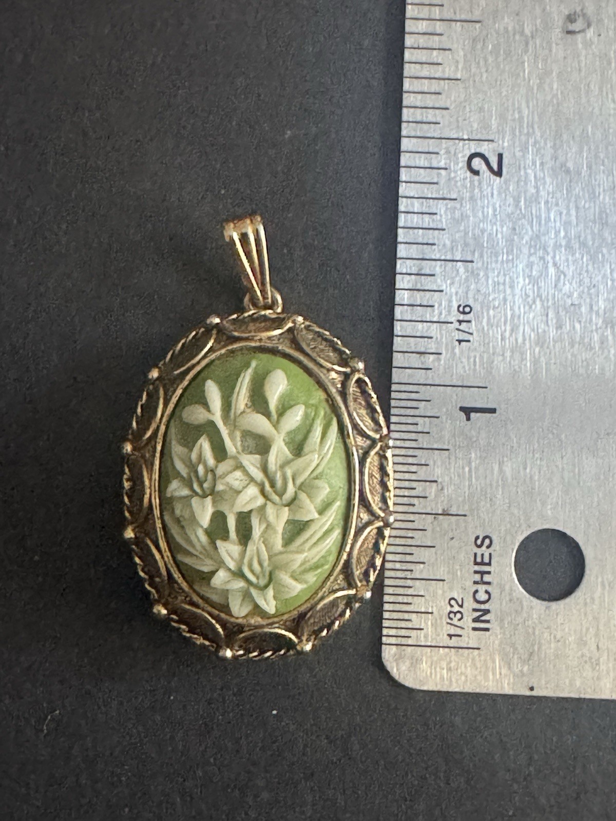 Vanda USA Perfume Locket Green with White Flowers Very Good Condition