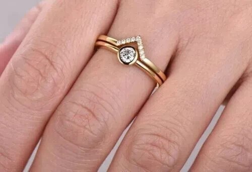 2Ct Round Cut Simulated Diamond Women’s Bridal Ring 14k Yellow Gold Plated