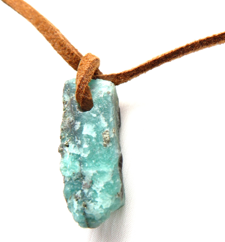 Colombian Emerald Raw Rock with crystals 20.00 Cts Cow Leather Muzo Mines