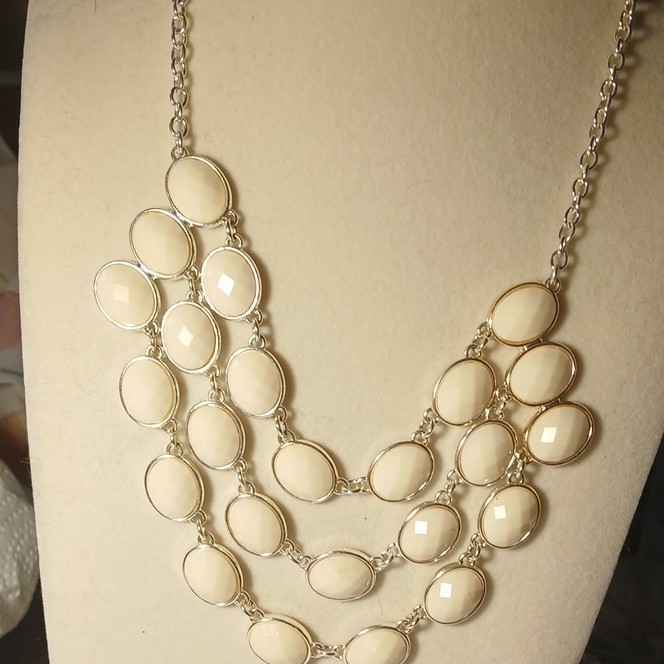 Liz Claiborne statement bib necklace with ivory silver oval accents, 19-24 in