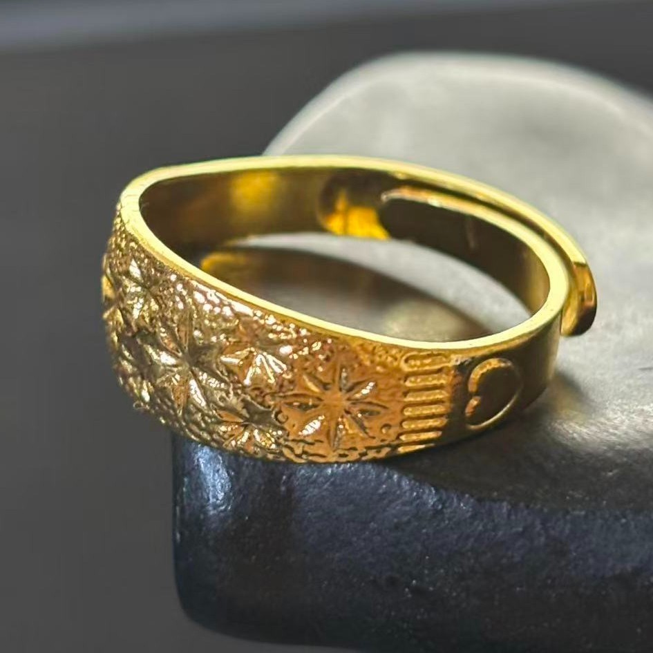 Floral Pattern Ring Band Gold-plated? (NOT SURE) marked ‘999’, Size 9 adjustable