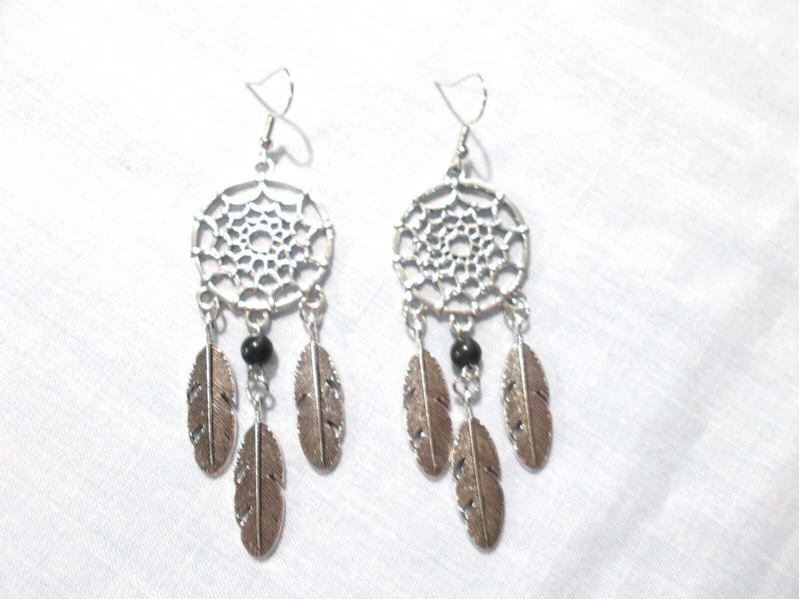 DREAM CATCHER with BLACK HOWLITE BEAD and 3 FEATHERS GEM SILVER ALLOY EARRINGS