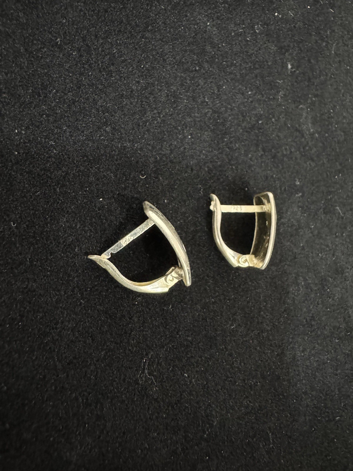 925.Sterling Silver Vintag Huggie Earrings Rectangular English Lock Auricle