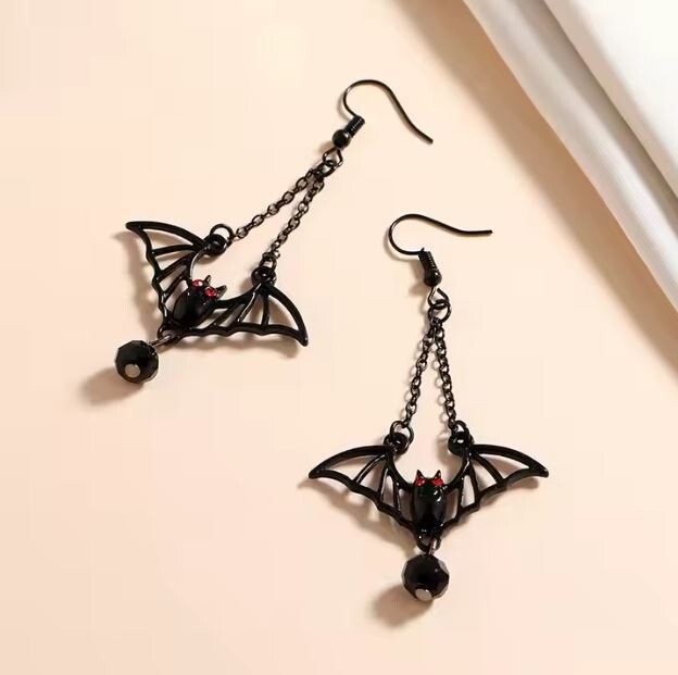 Creative New Gothic Bat Hook Earrings Black Vintage Halloween Jewelry for Women