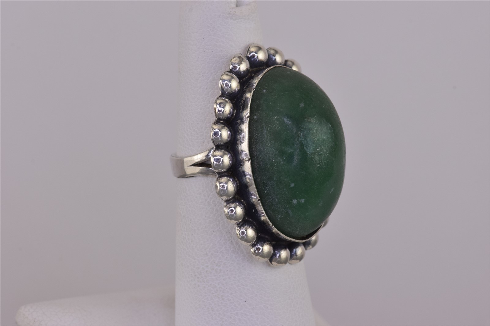 Sterling Silver 33mm Beaded Bezel Green Oval Nephrite Band Ring Mexico 925 Sz: 4