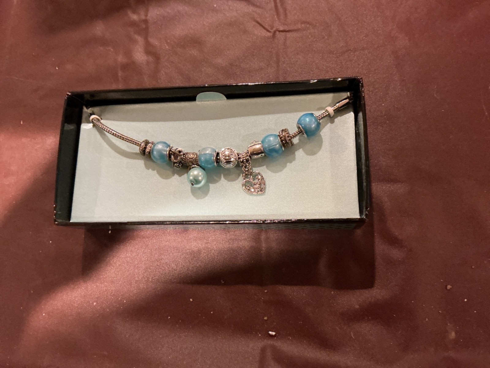 beaded bracelet silver and light blue