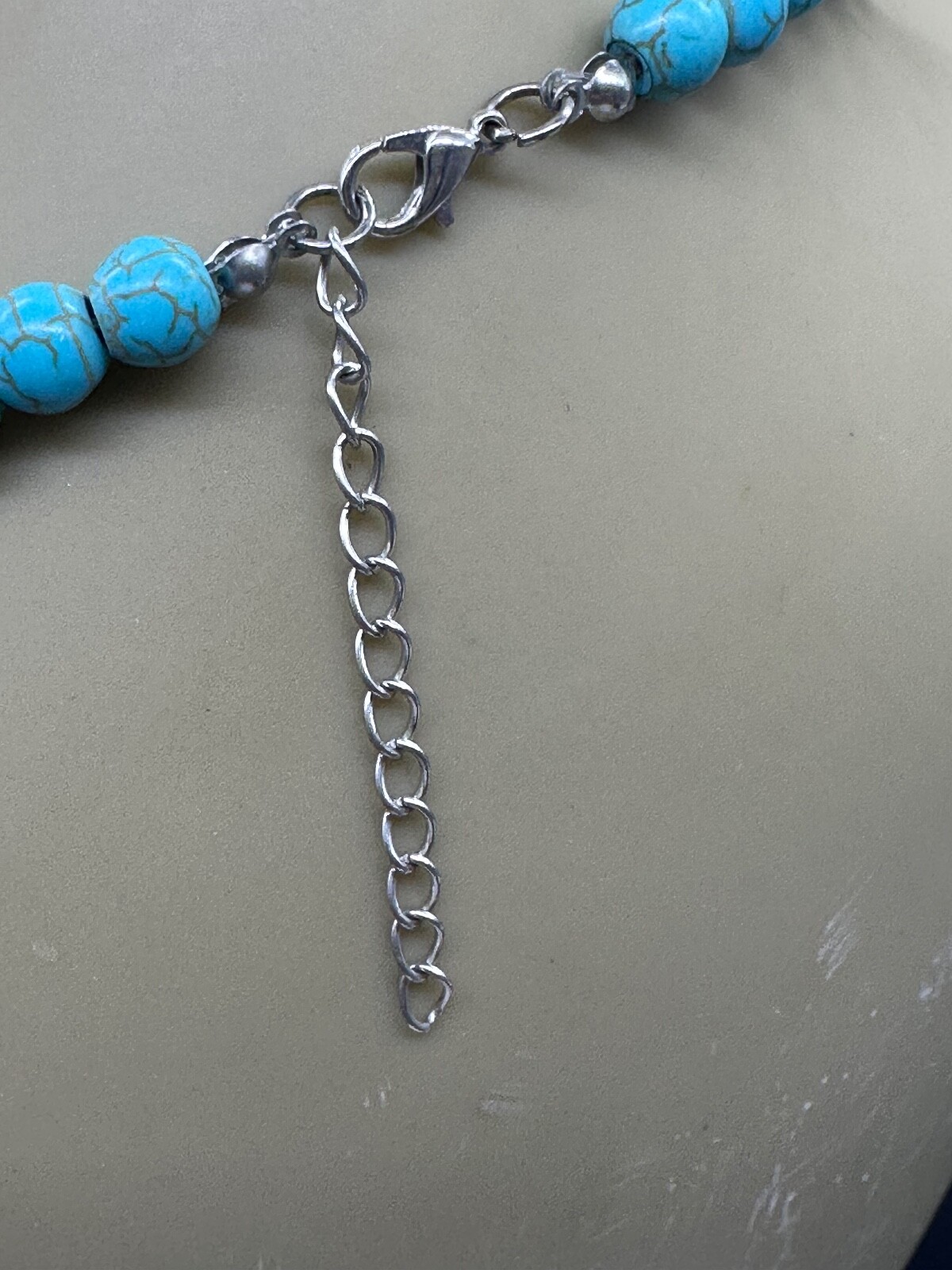 ESTATE SILVER PLATED TURQUOISE HOWLITE BEAD STRAND STRING NECKLACE 19″