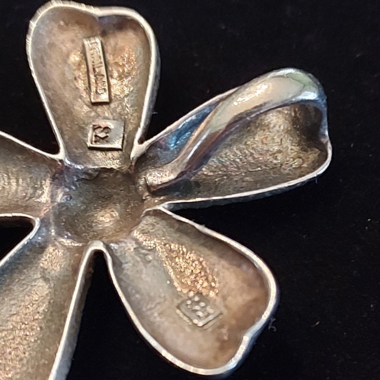 Silpada .925 Silver Daisy Flower Pendant 8grams 1 3/8″D Thailand Sterling Boho