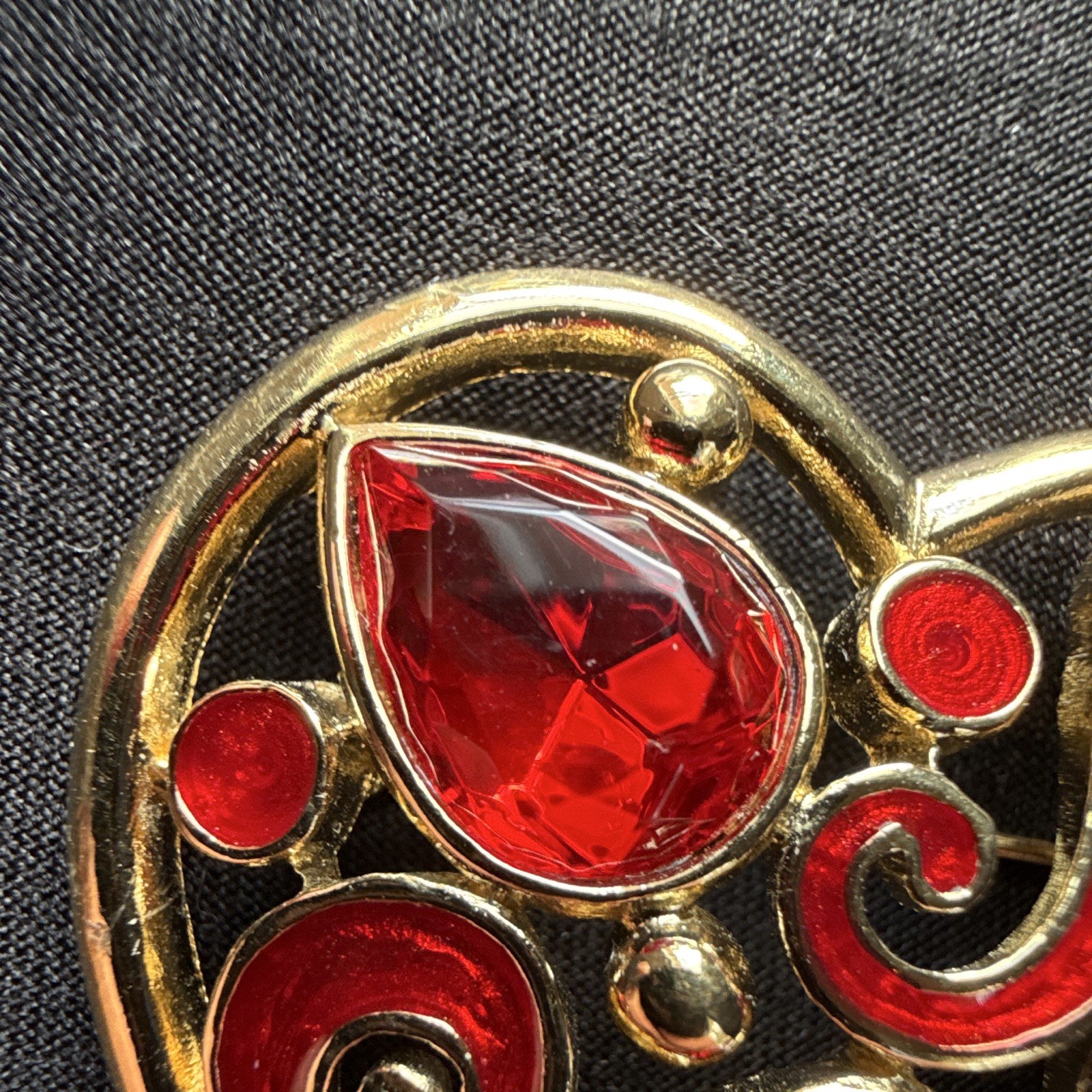 Vintage Trifari Signed Gold Tone Red Enamel Heart Brooch Pin w/ Red Rhinestones