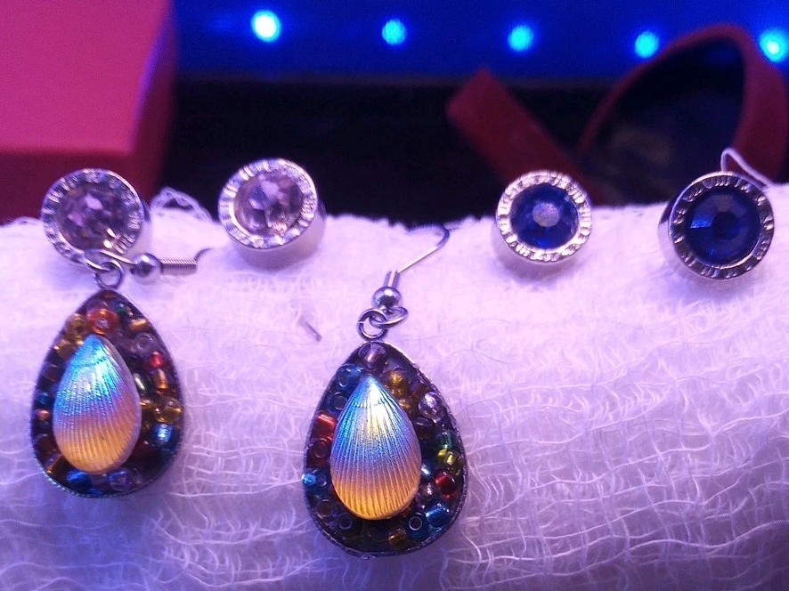 3 SETS PIERCED HYPOALLERGENIC EARRINGS SEE PICS