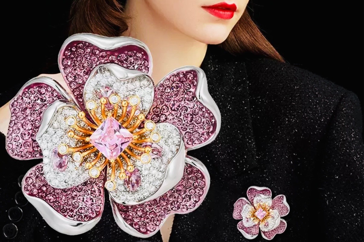 Exquisite Luxury Flower Brooch – Elegant Costume Jewelry Gift with Gift Box
