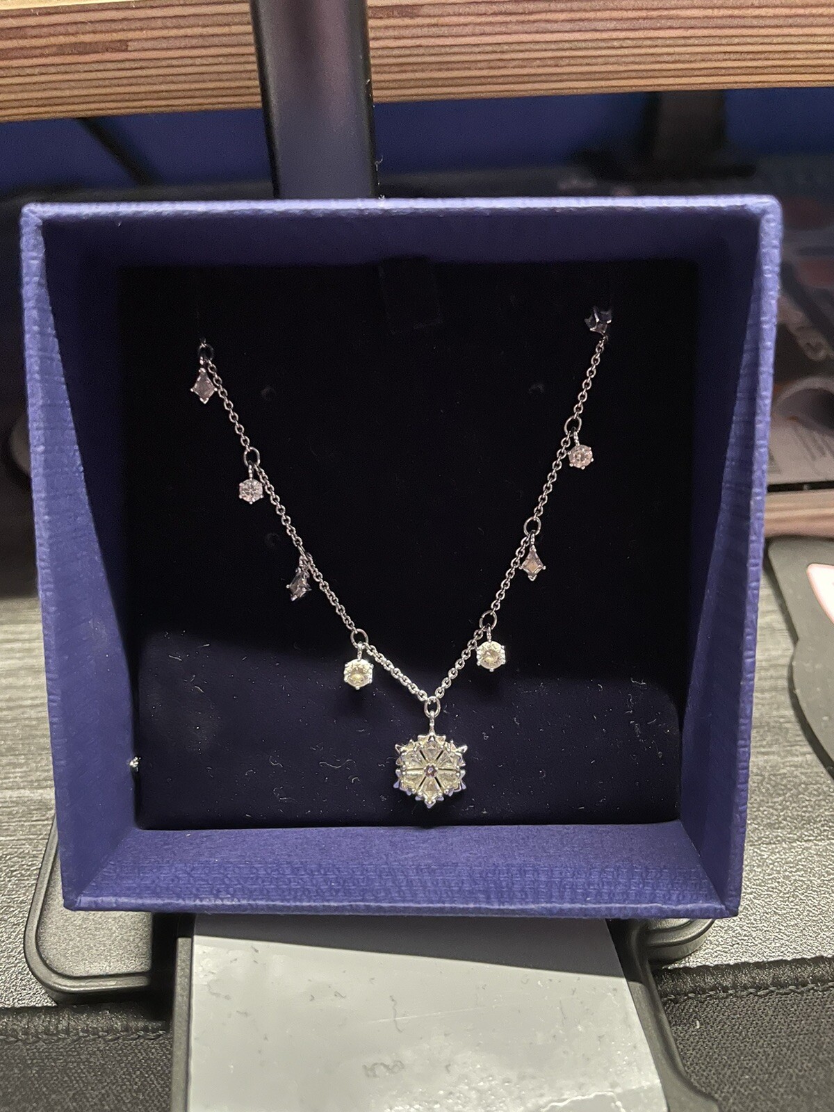 Snowflake Adjustable Swarovski Rhodium-Plated Necklace in Original Box, Unworn