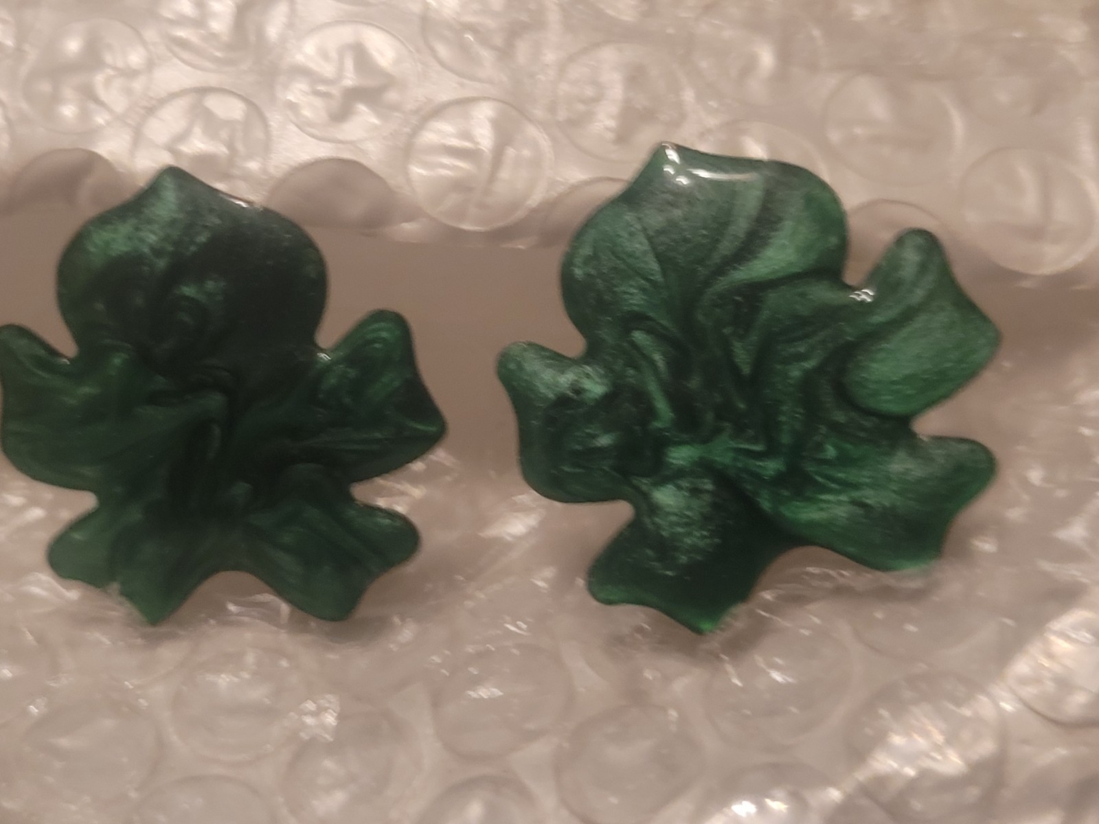 Vintage Sculptural Shimmery Emerald Green Leaf Stud Earrings (Pierced Posts)