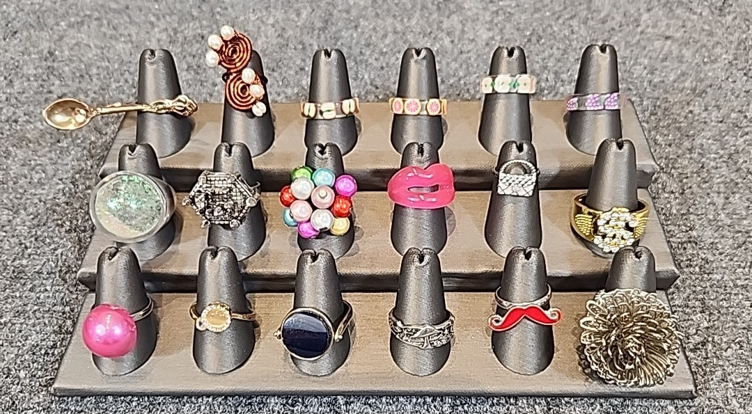 Jewelry 18 Whimsical Rings Adjusts Sized Stretch See Description Lot #220