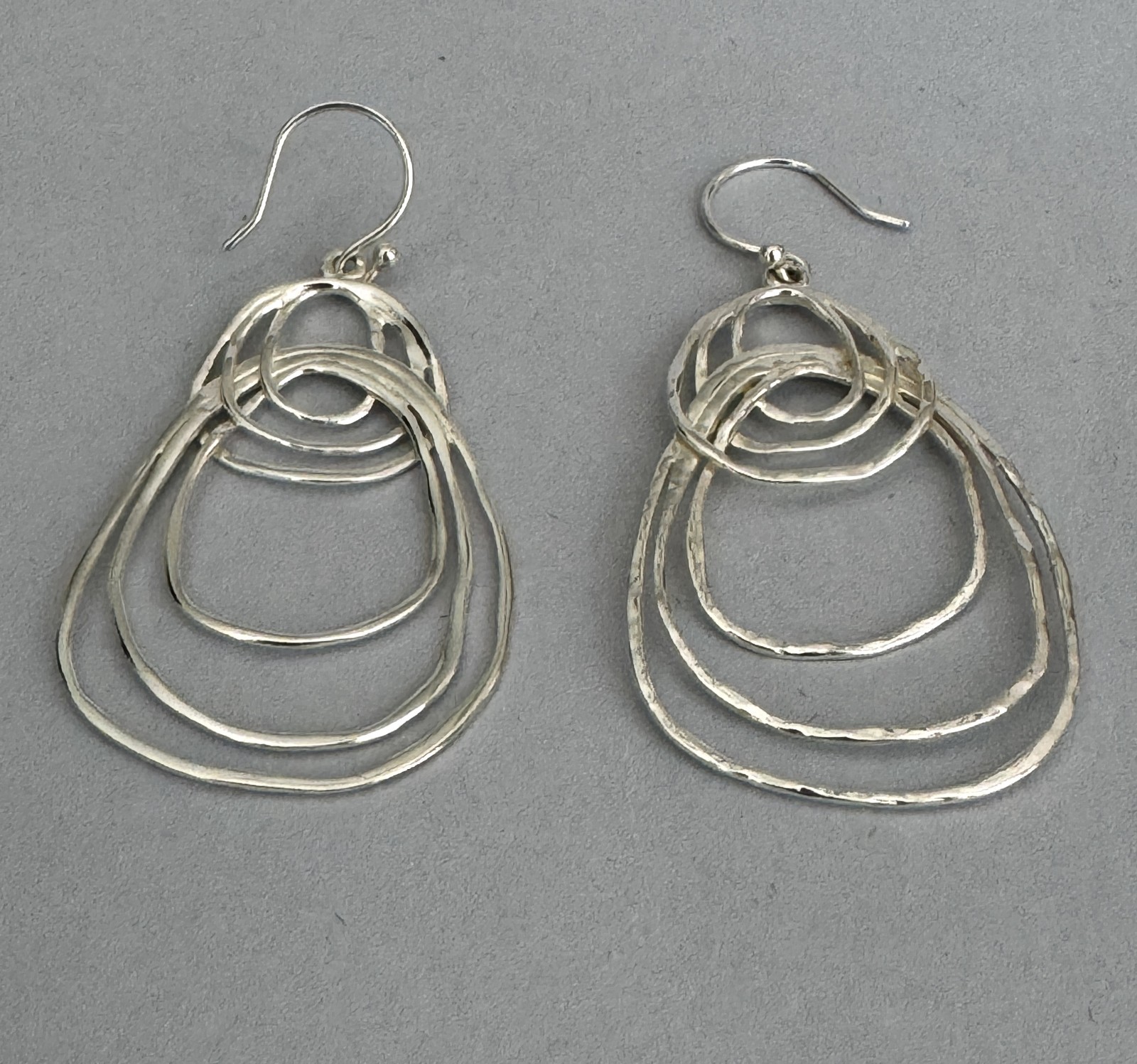Silpada Pop the Bubbly Sterling Silver 925 Hammered Loop Earrings 2″×1″ Signed