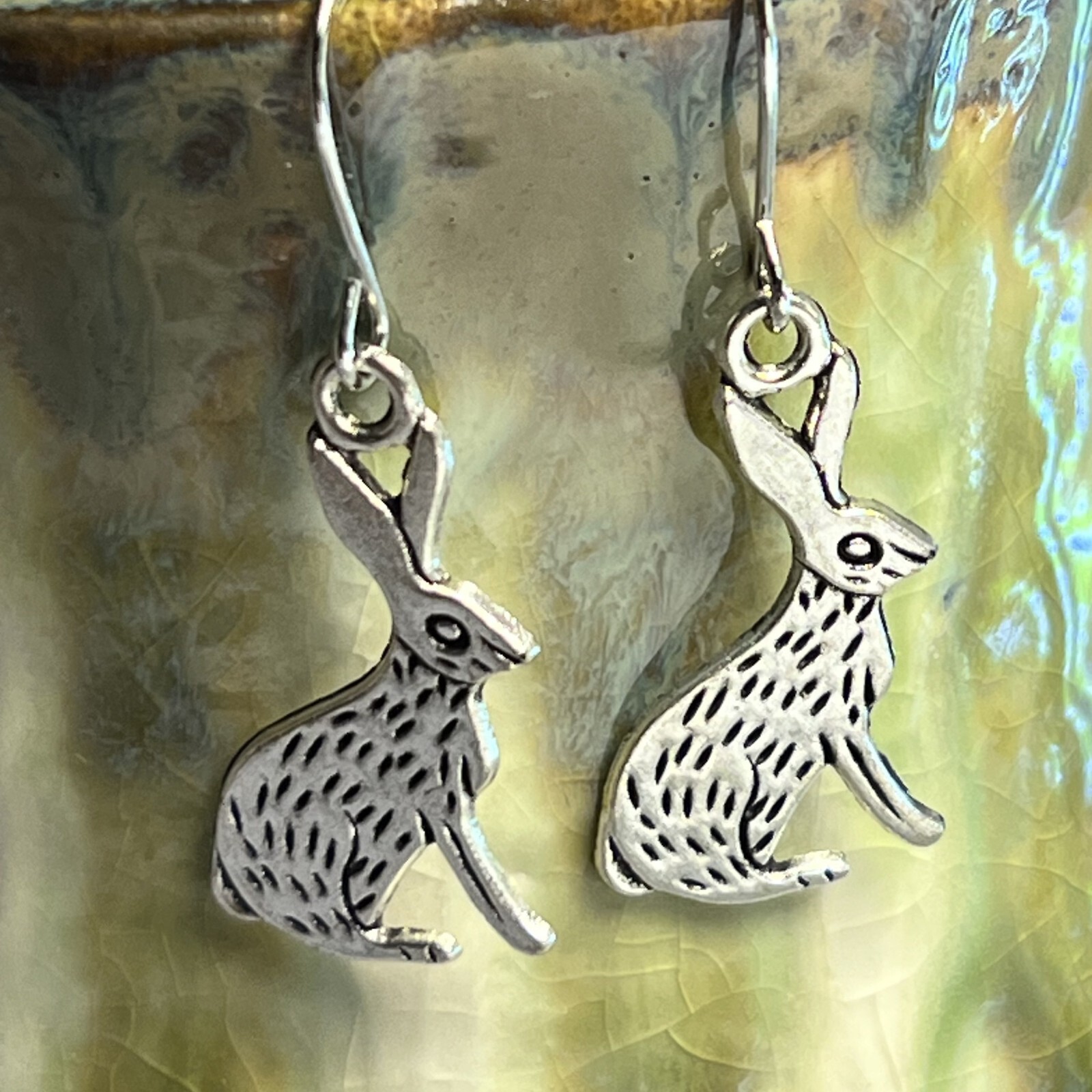 Silver Tone French Hook Etched Bunny Rabbit Charm Dangle Earrings. Easter. S896