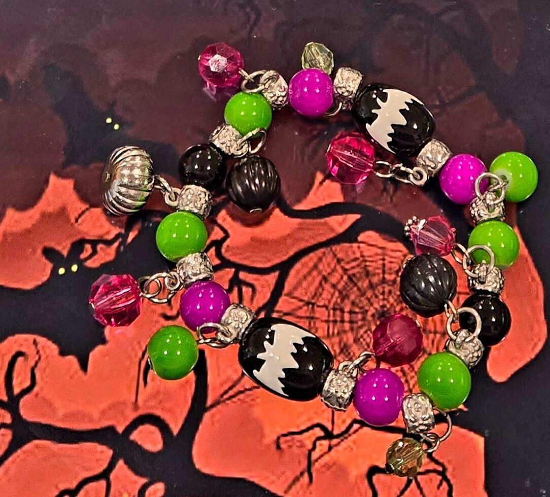 Halloween Bracelet Glass Beaded Stretch Bracelet Ghost Spooky Cat Bat Spooky 5