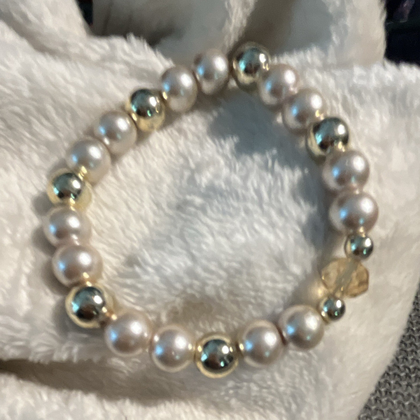 White Round Pearl Beaded Stretch Bracelet w/ Gold Tone Beads, Stackable