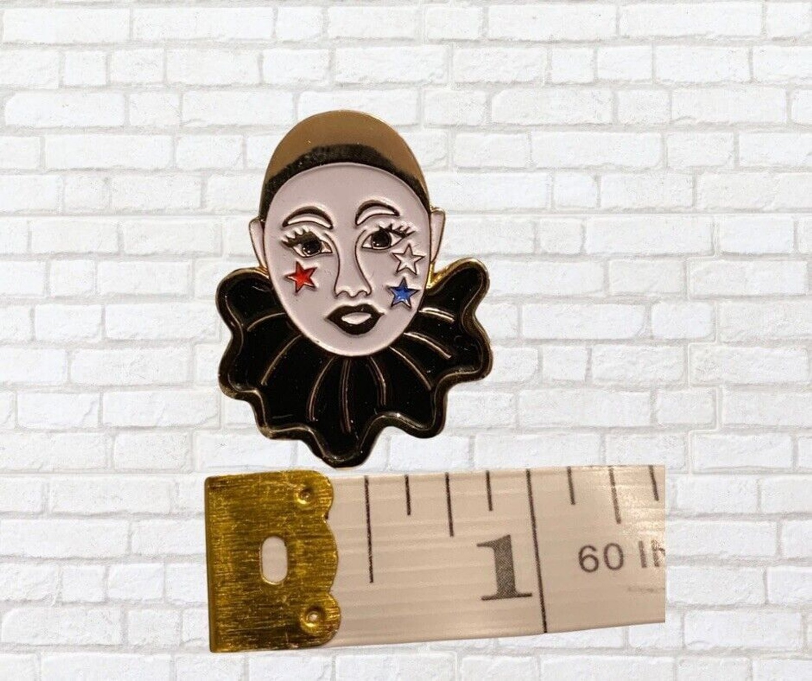 Gold Tone White, Blue & Red Enamel PIERROT CLOWN Head w/ Ruffle Tack Pin