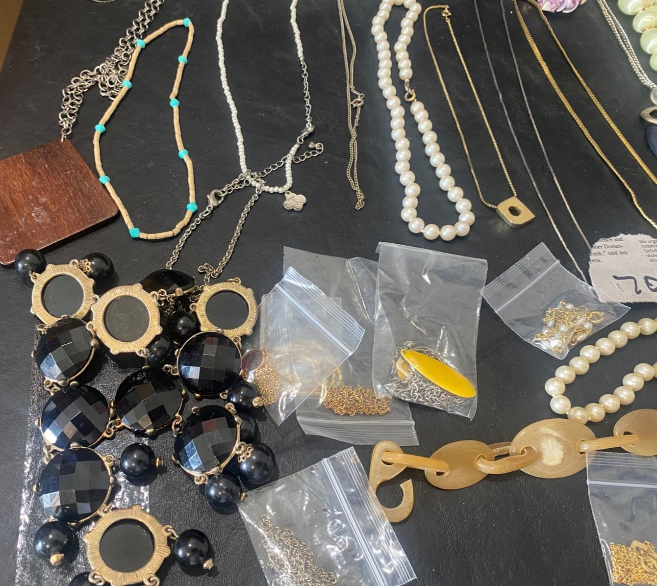 estate mix necklace jewelry lot 70+ units chain bead pendant etc.