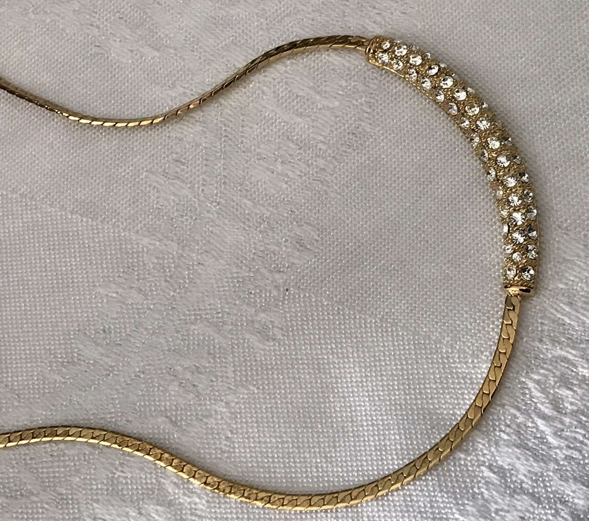 Gold Tone Herringbone Link Rhinestone Pendant Chain Necklace. #610
