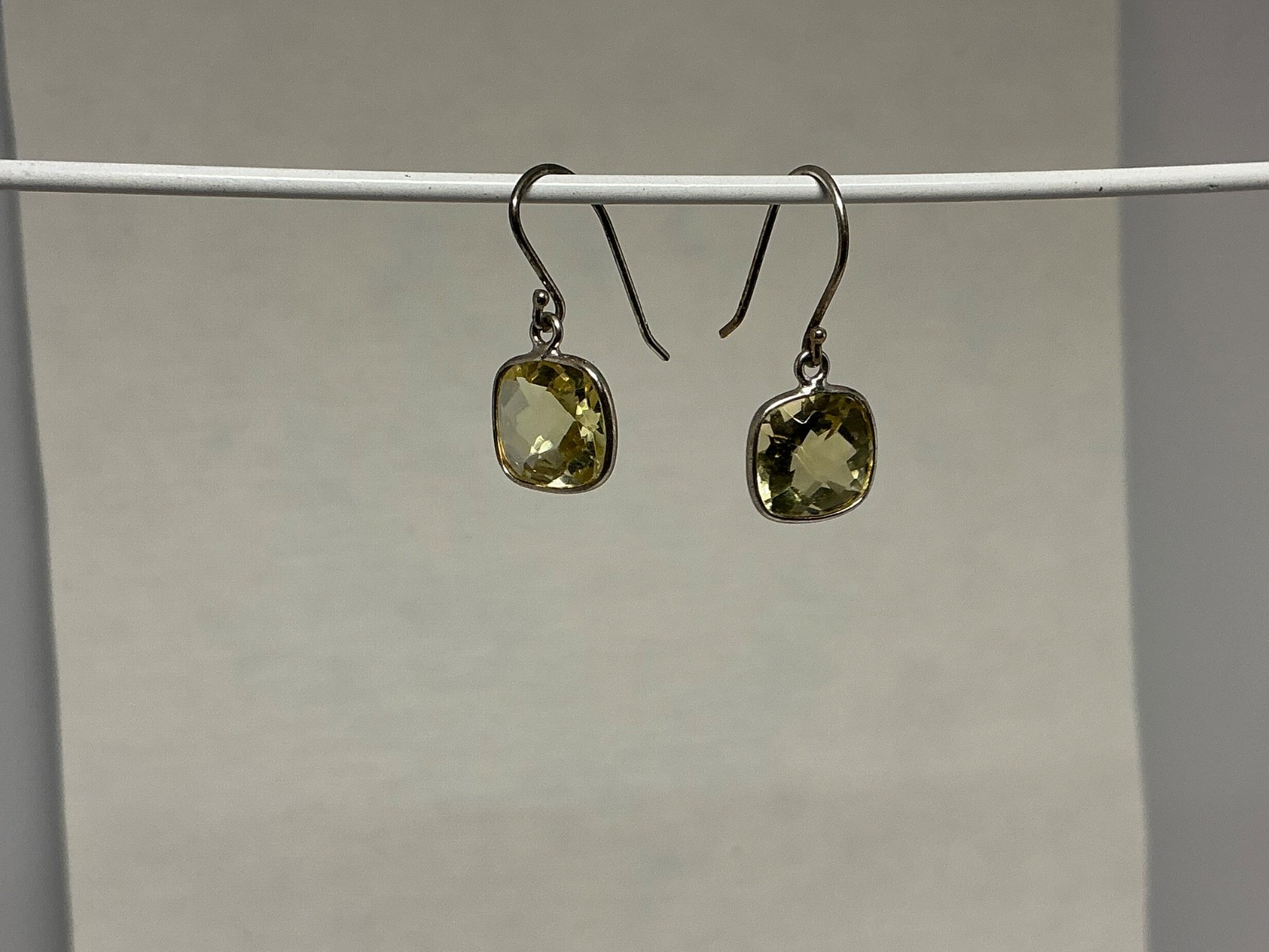 🌸 925 Sterling Silver Square Pale Yellow Faceted French Wire 1” Earrings 🌸