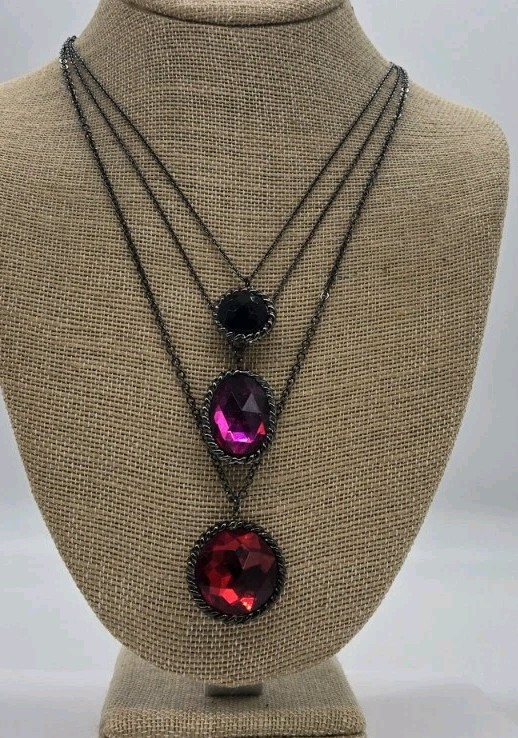 Red Pink Black Crystal Rhinestone Layered Necklace Gunmetal 19 in