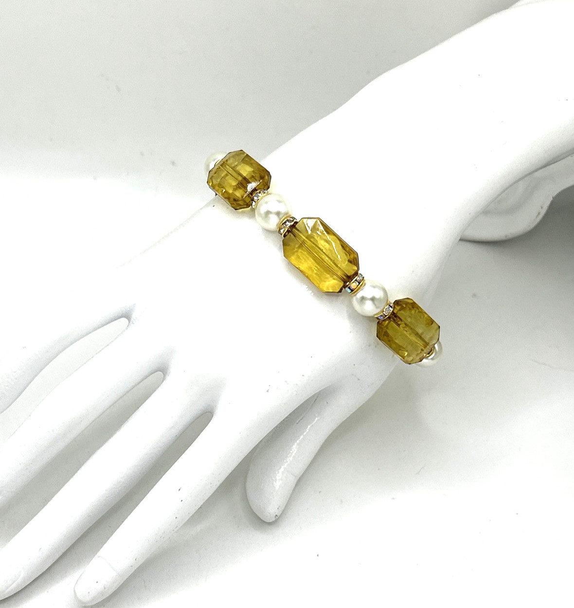 8″ Chunky Gold Acrylic & Glass Pearl Beaded Stretch Bracelet with Rhinestones