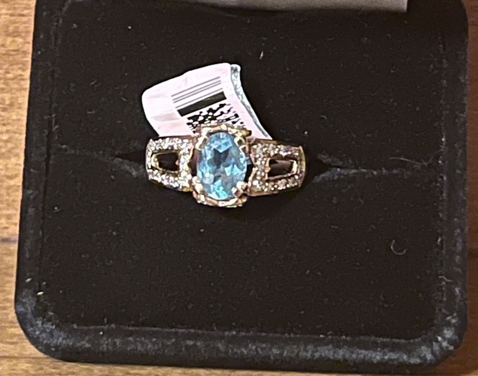Stunning New 14k Yellow Gold Apatite Ring 4.8 Total Grams Ring Size 7