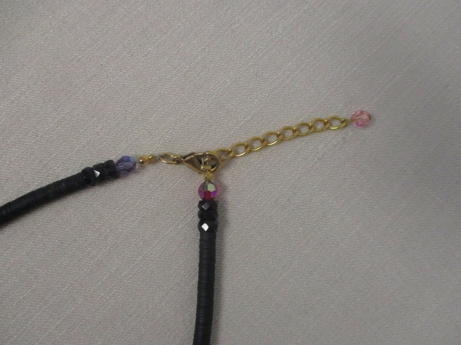 BLACK “SLICED” BEAD CHOKER NECKLACE w LUCITE PENDANT WITH COLORFUL RHINESTONES