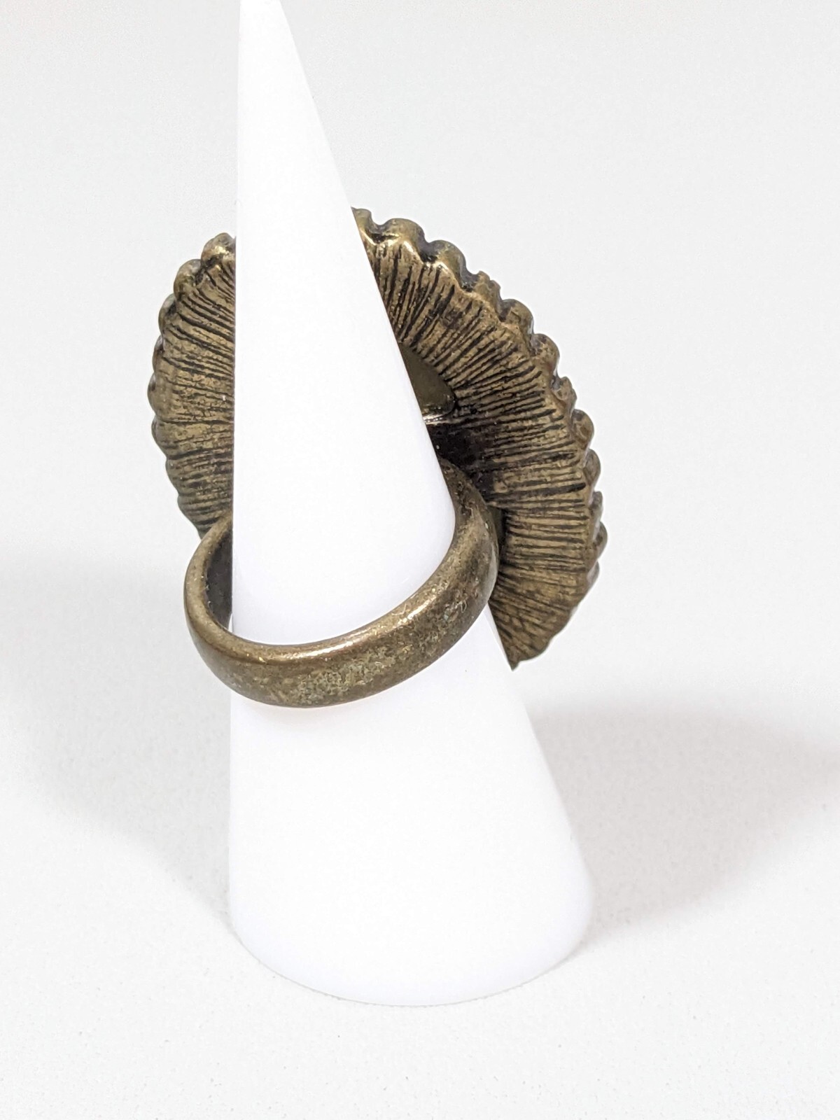 Bronze Tone Vintage Style Oval Floral Cocktail Wide Ring Size 6.5