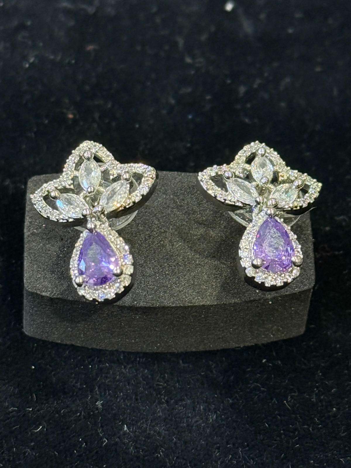 Earrings – Stunning Style – Great for All Occasion!
