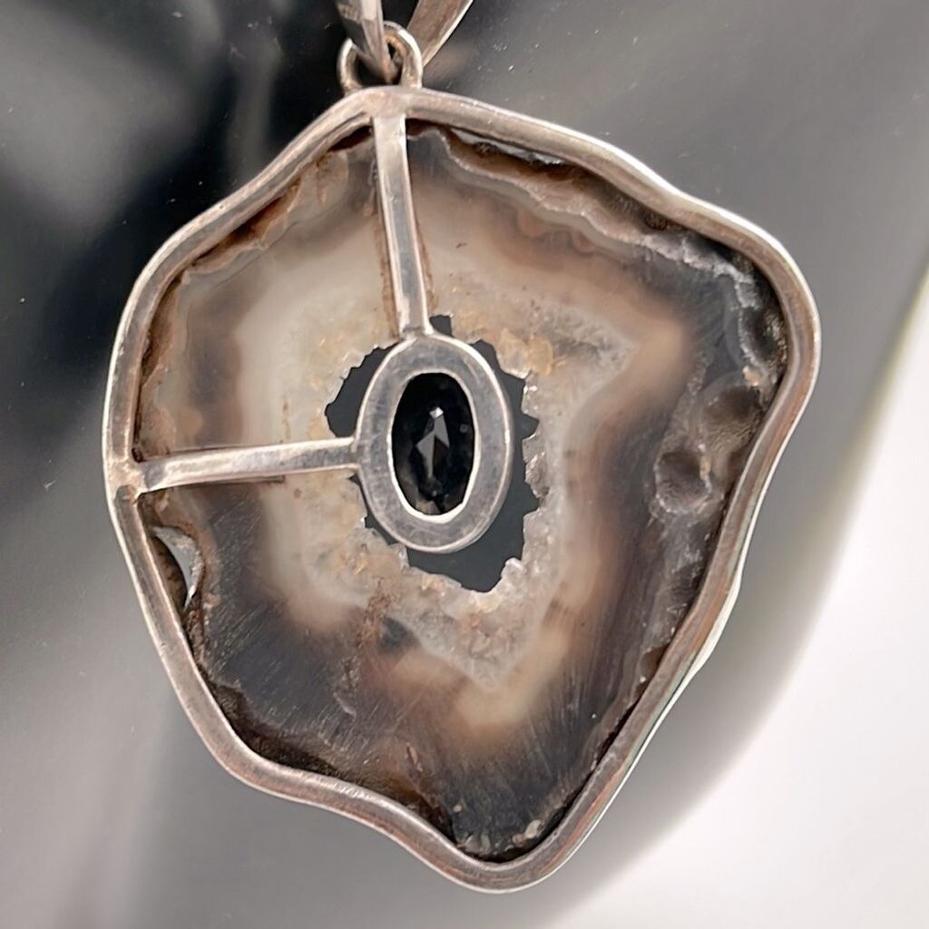 NWT Black Agate and sterling silver setting necklace pendant