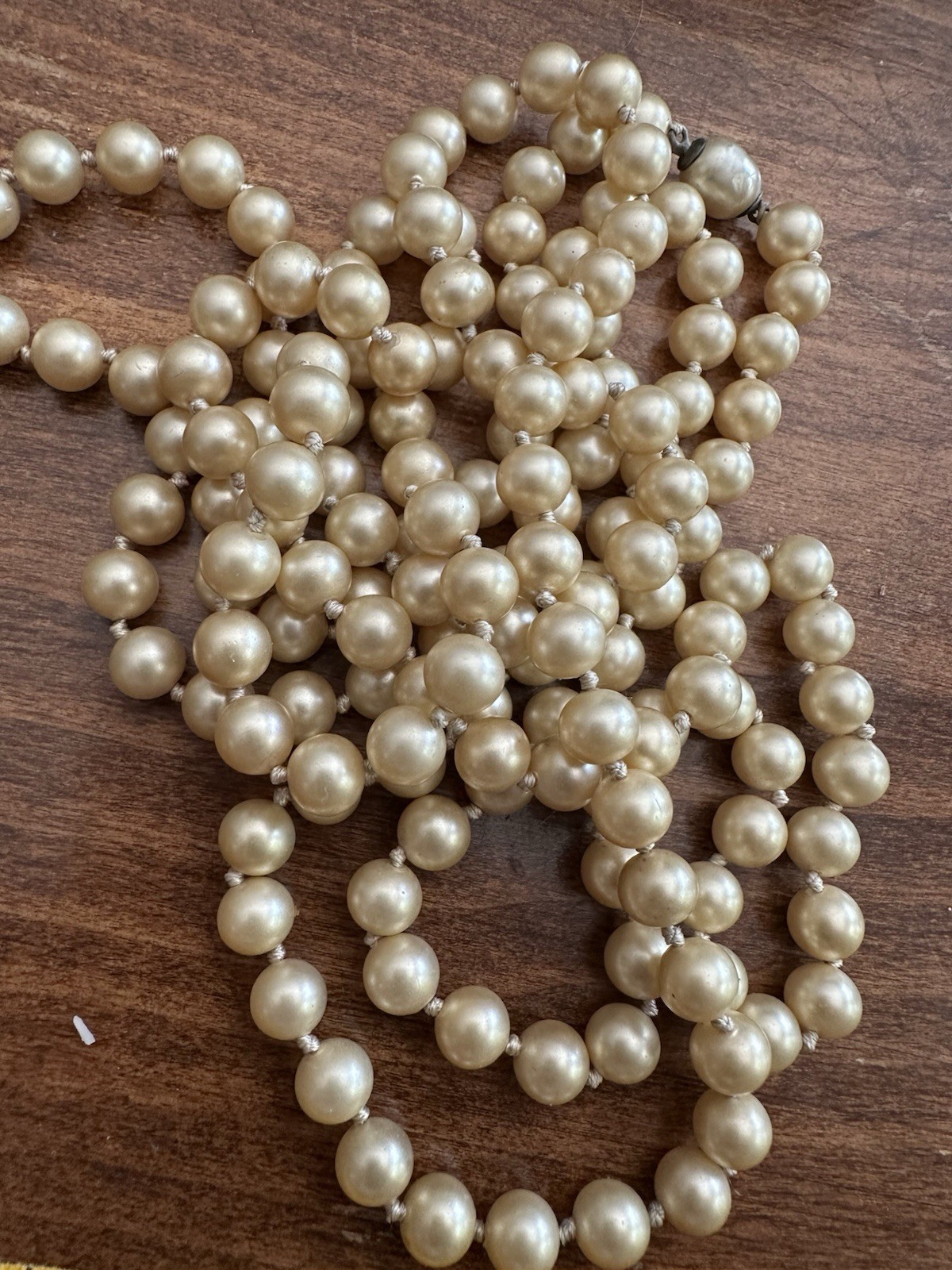 Cream Round Simulated Pearl Beaded Strand Ball/Bead Chain Necklace Screw Clasp