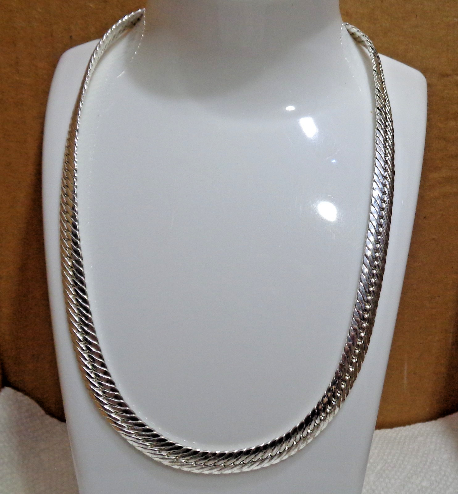 16 inches Rhodium Finish Silver Toned Rounded Herringbone 5/16″ Necklace 40.8 gm
