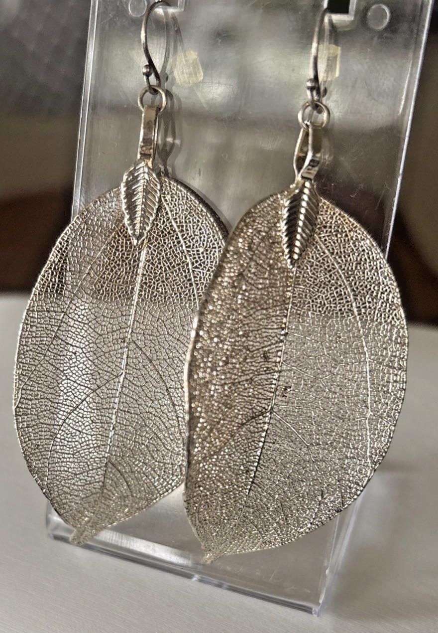 SILVER LEAF FILAGREE DANGLE EARRINGS LIGHT WEIGHT STATEMENT JEWELRY