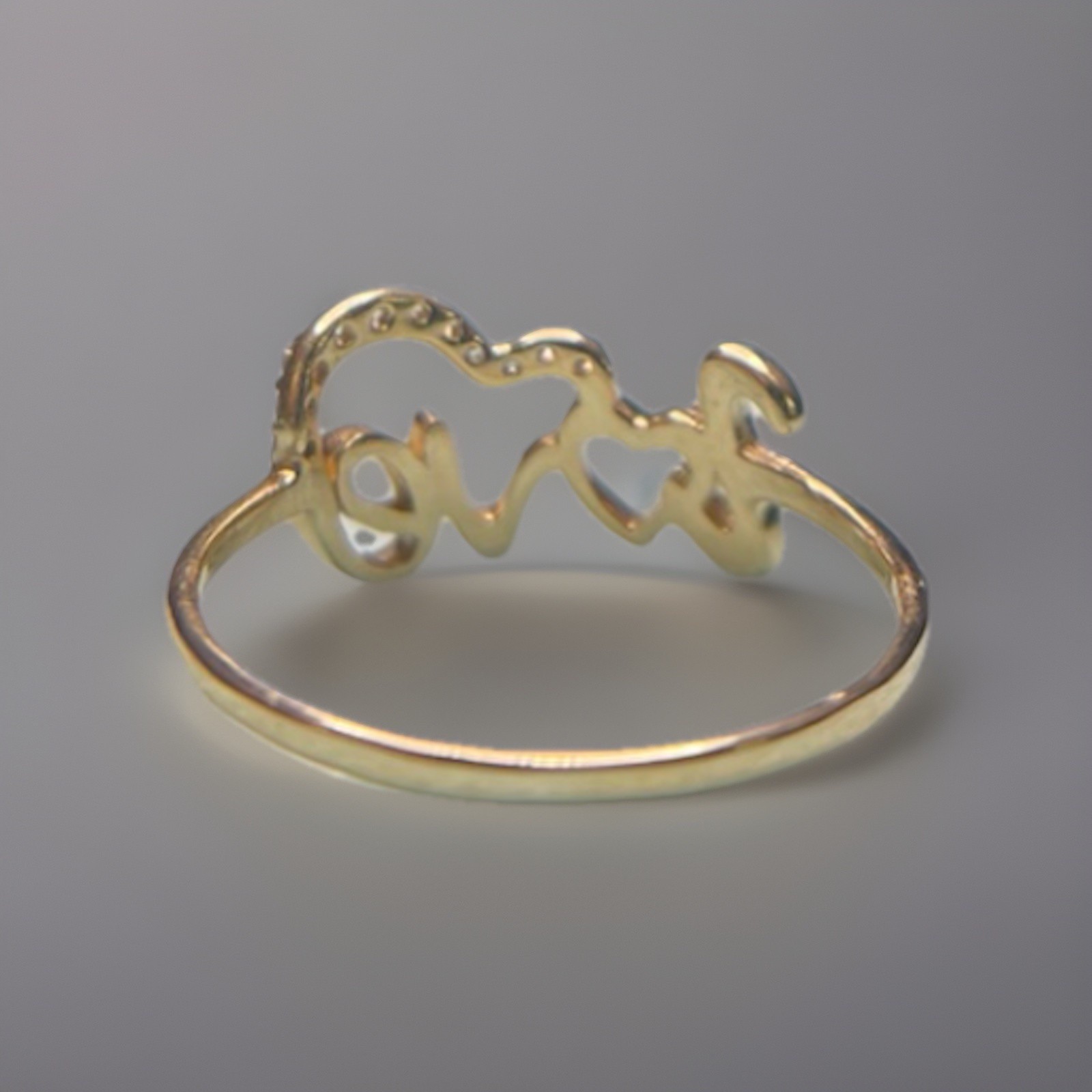 14K Yellow Gold “Love” Ring With Cubic Zerconia – Size 8 – 1.4g 💛