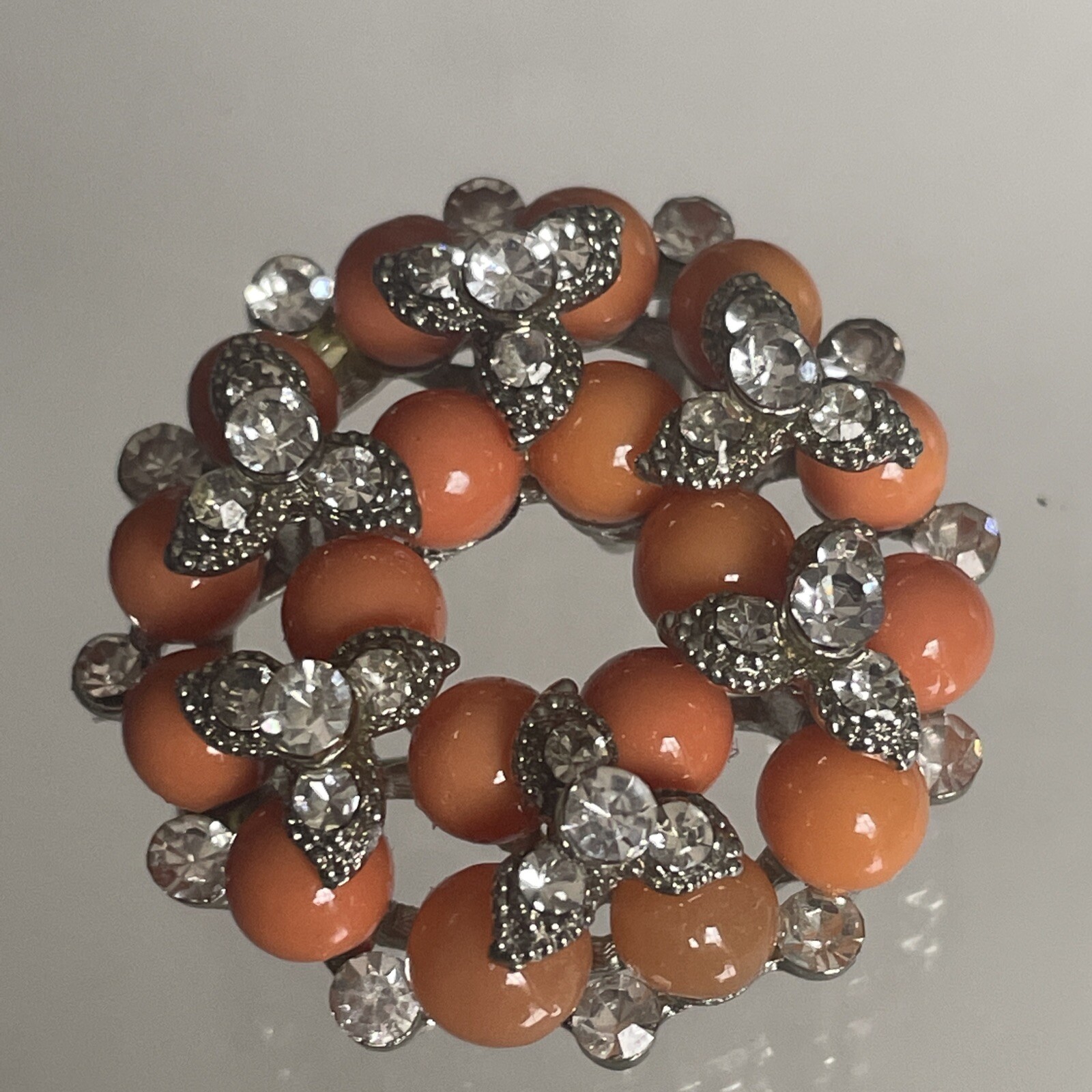 Coral Colored Bead & Rhinetone Wreath Brooch Pendant SilverTone E20