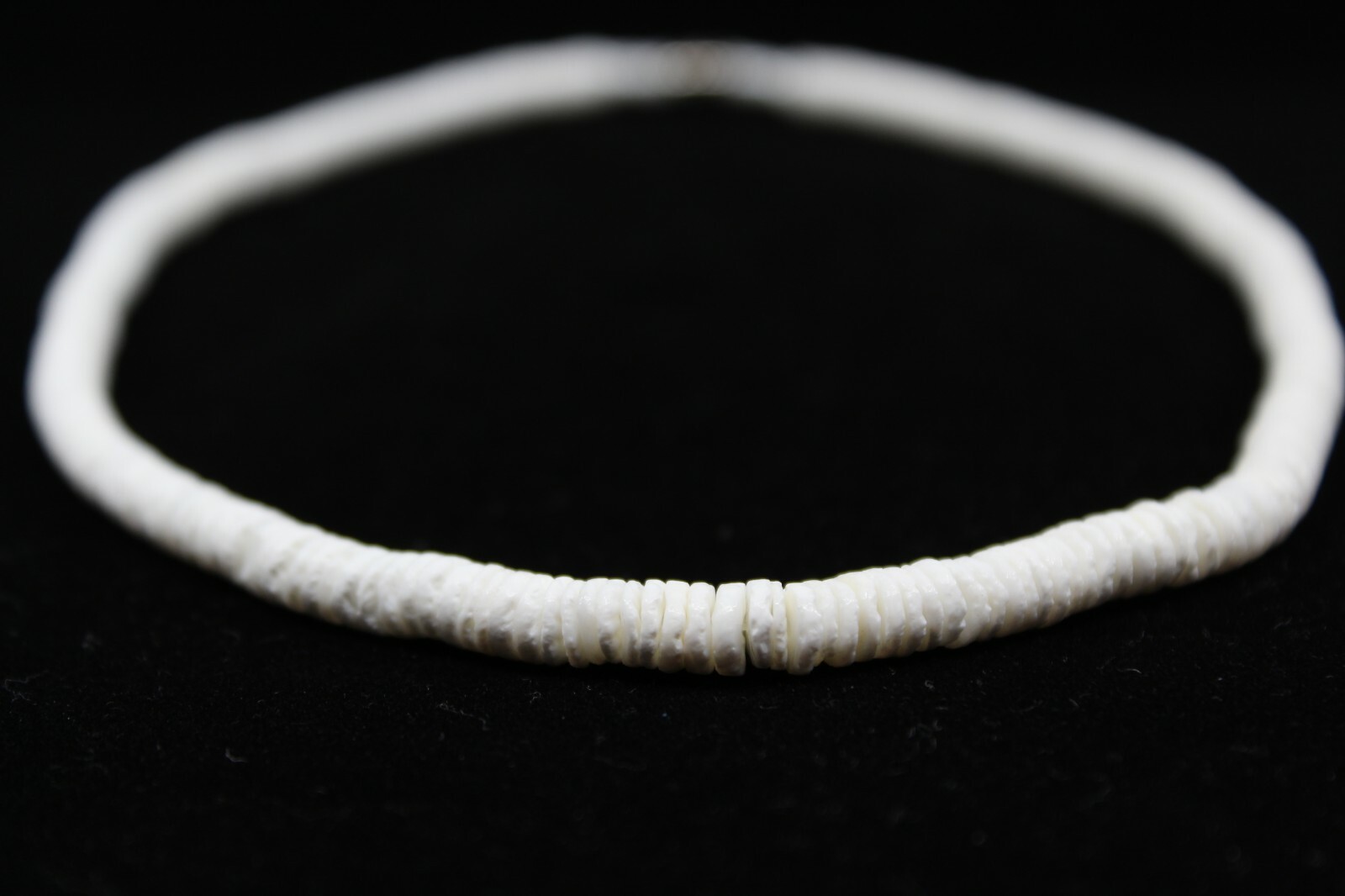Puka Shell Necklace – 20″, White, Smooth, Round Seashell – Hawaiian Surfer Style
