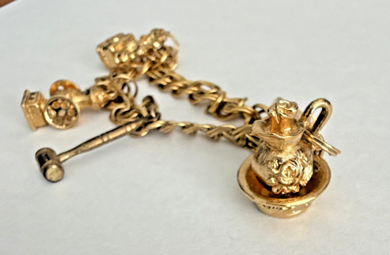 1970/80s Cable Chain Dangle Charm Bracelet with Avon charms
