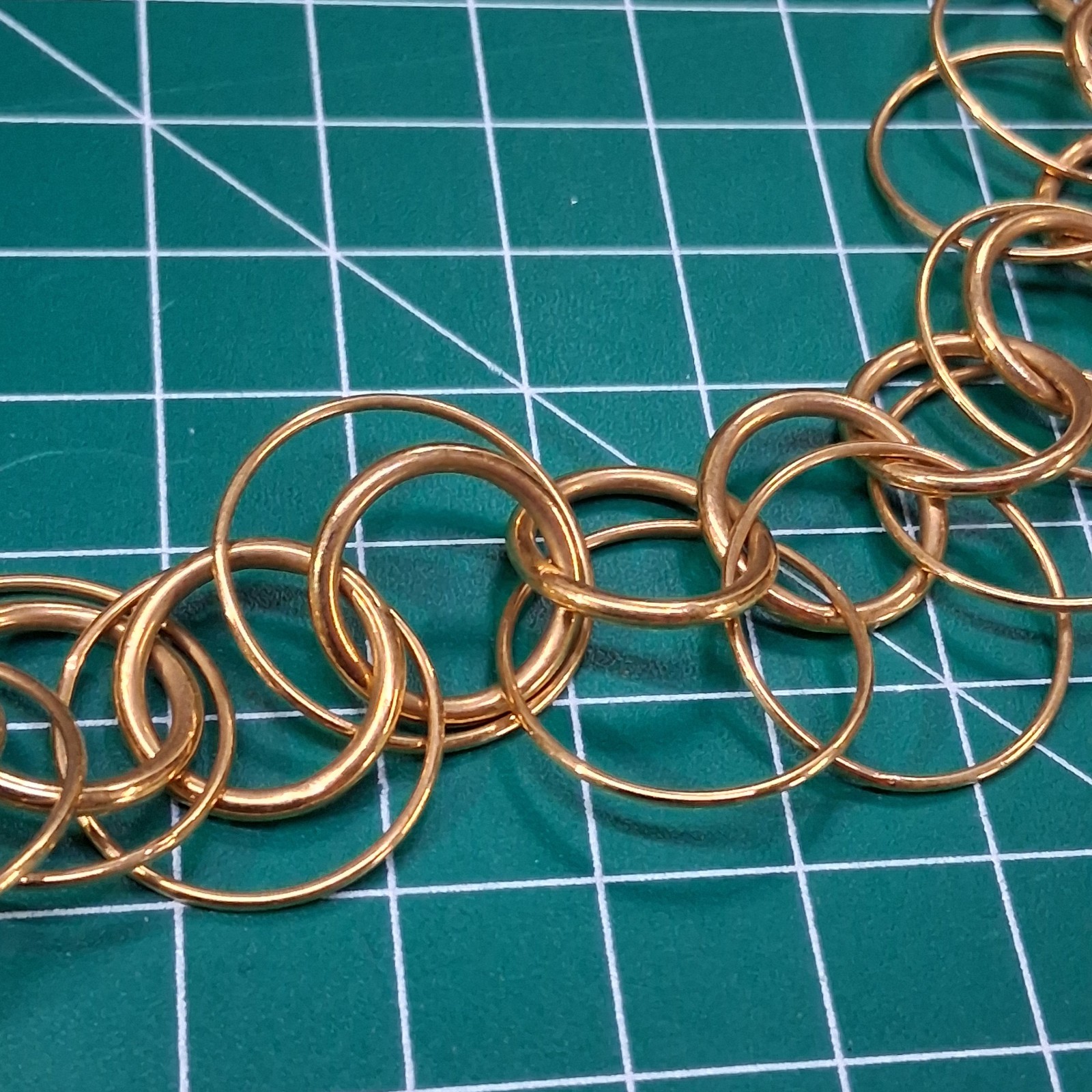 Vintage Gold Tone Multiple Interlocking Ring Link Chain 26” Necklace
