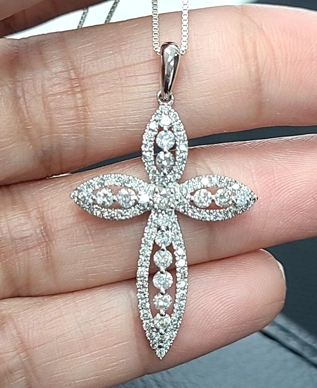 14k White Gold Plated 1.20 Ct Round Simulated Diamond Cross Pendant With Chain
