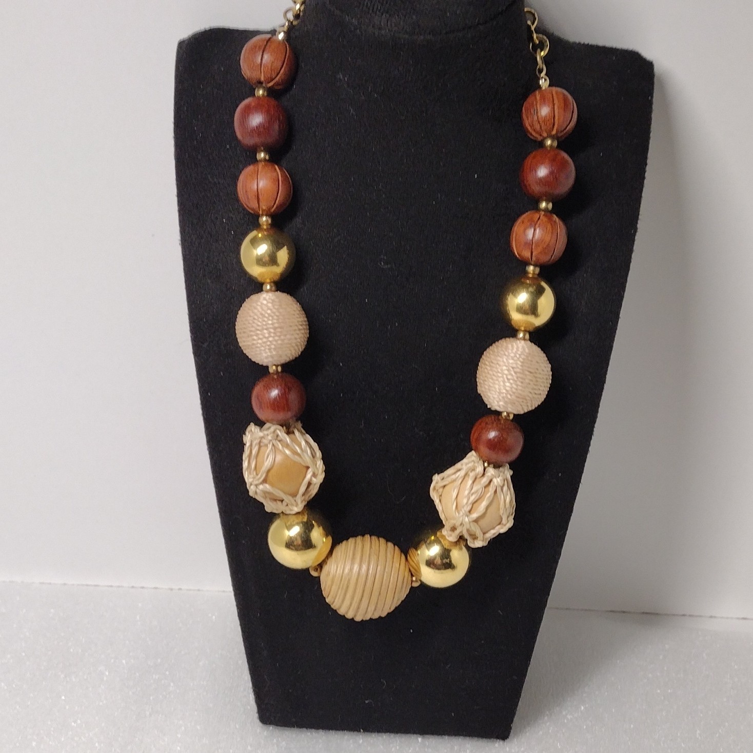 Brown Beige Wood Beaded Necklace Gold Tone Cable Chain Toggle Adjustable
