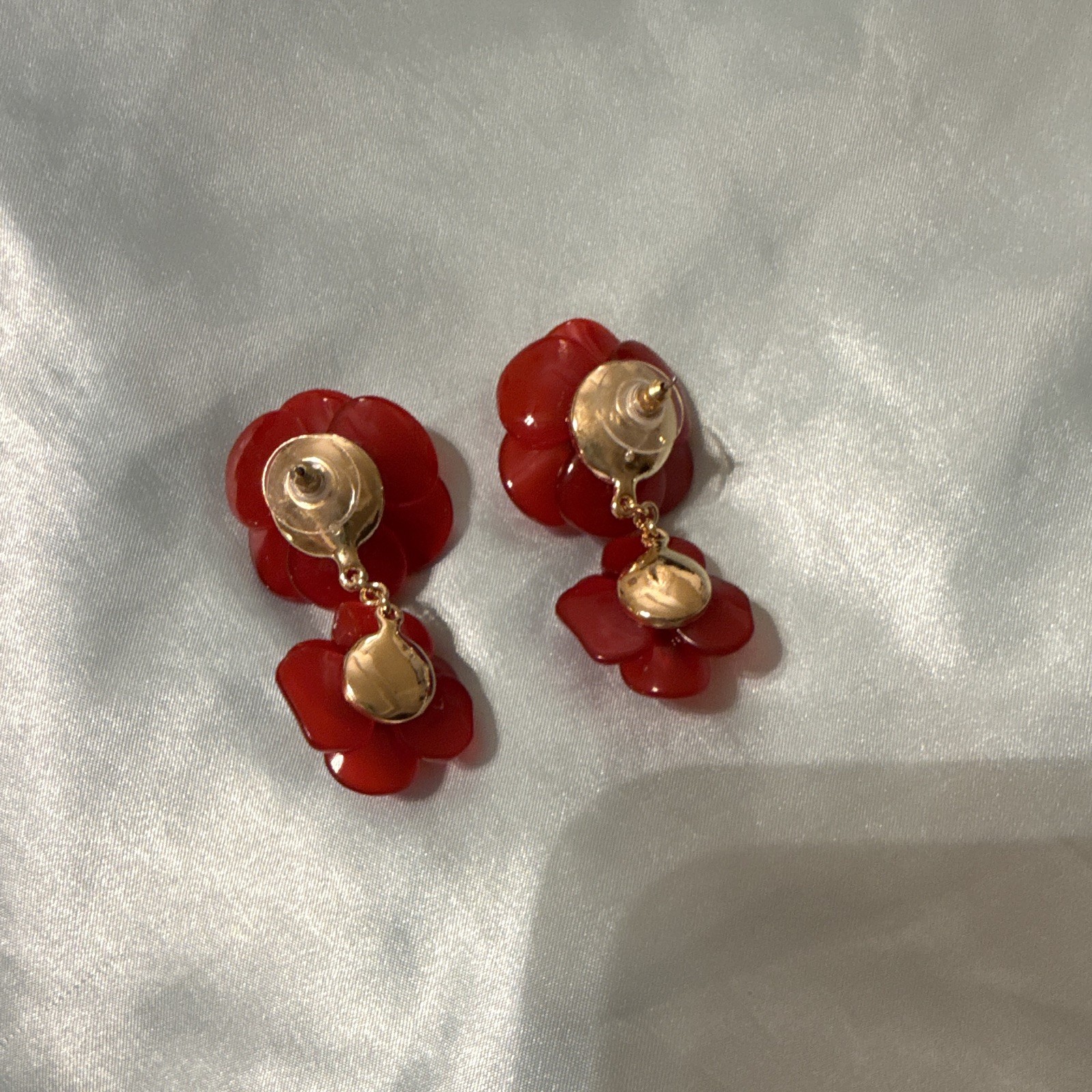 Red & Gold Tone Flower Drop Earrings Plastic Metal No Stone