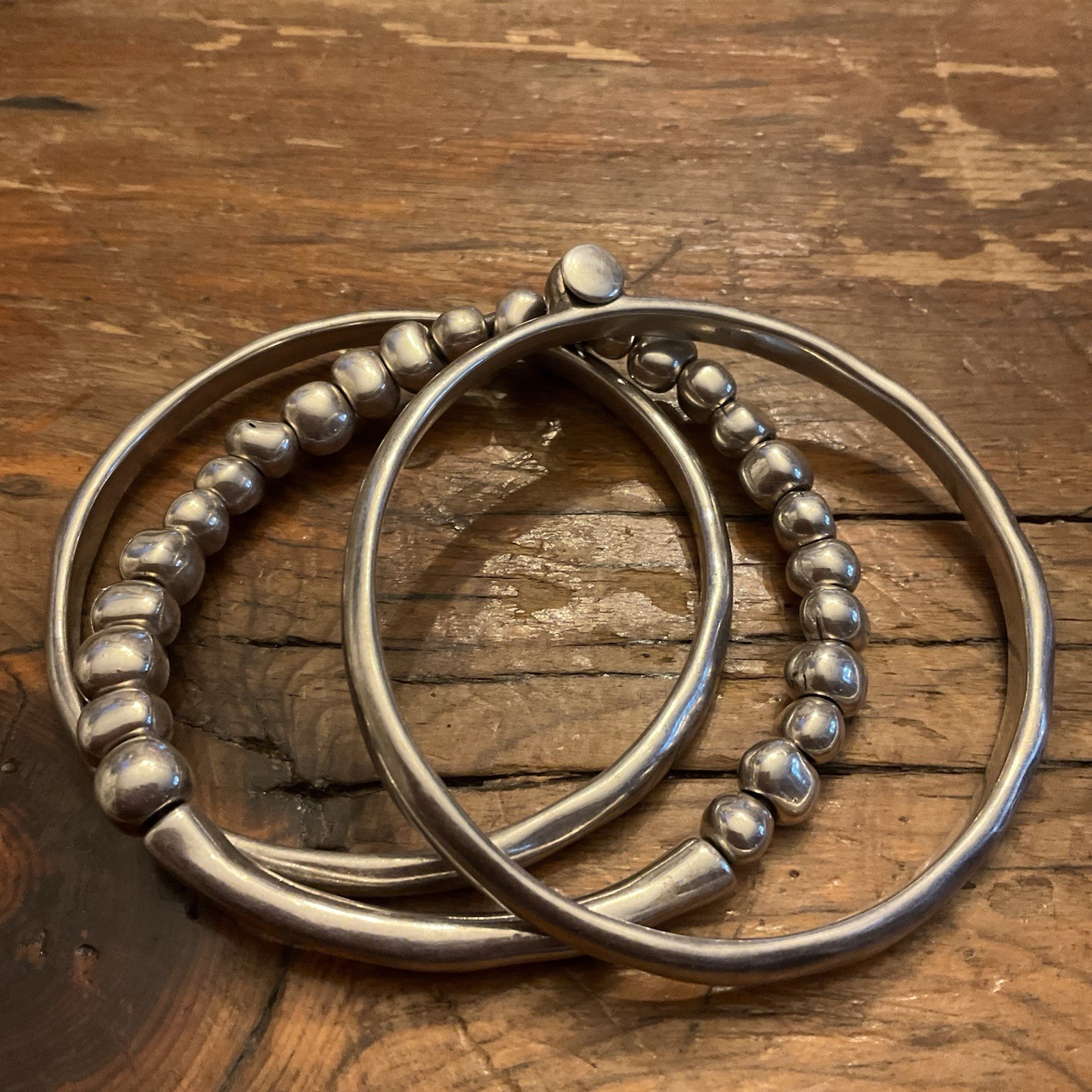 Awesome Vintage Signed Uno de 50 Triple Bangle Silver Tone Bracelet