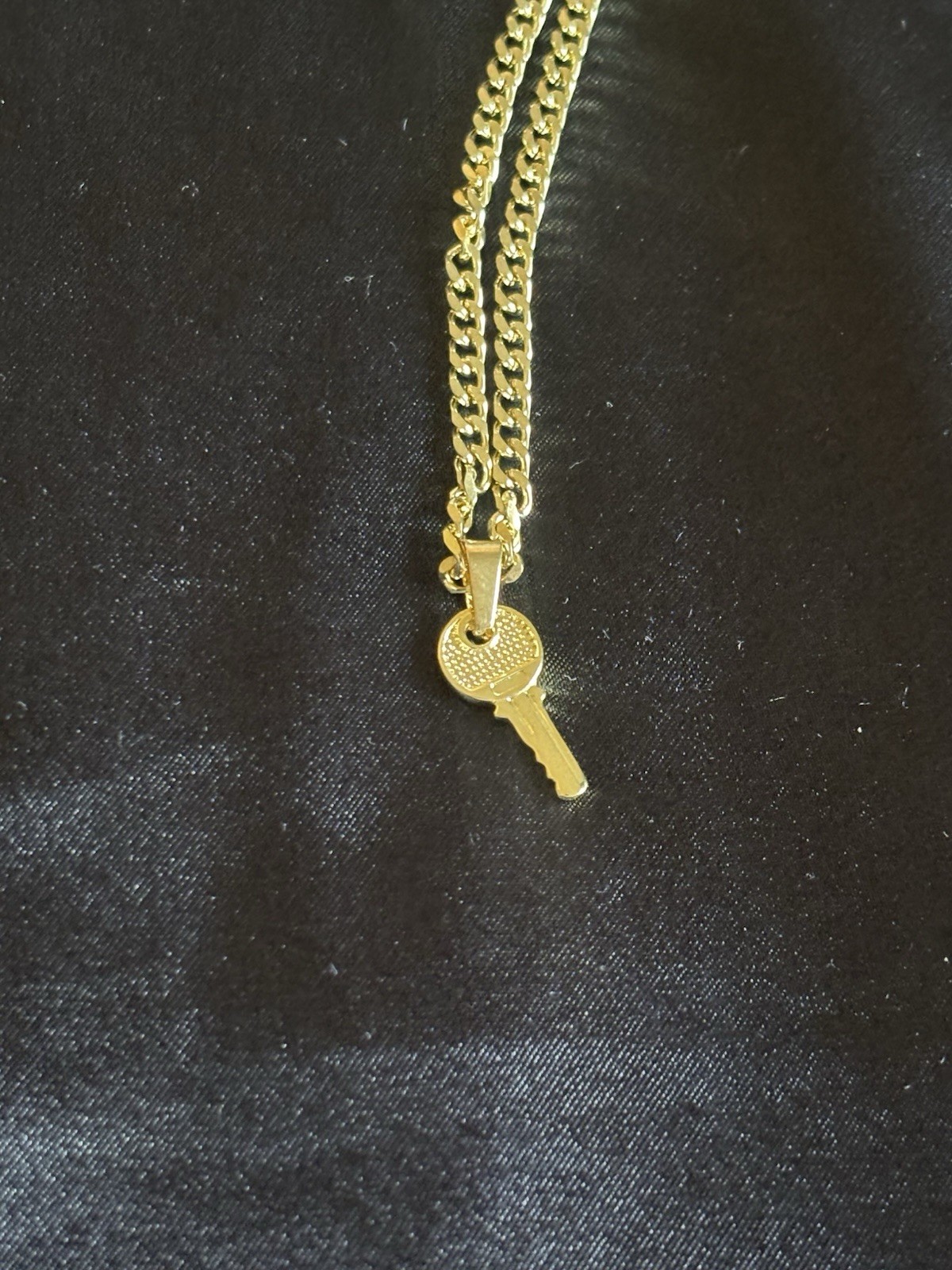 Dalmata Gold Tone Necklace Whit Key Pendant Chain