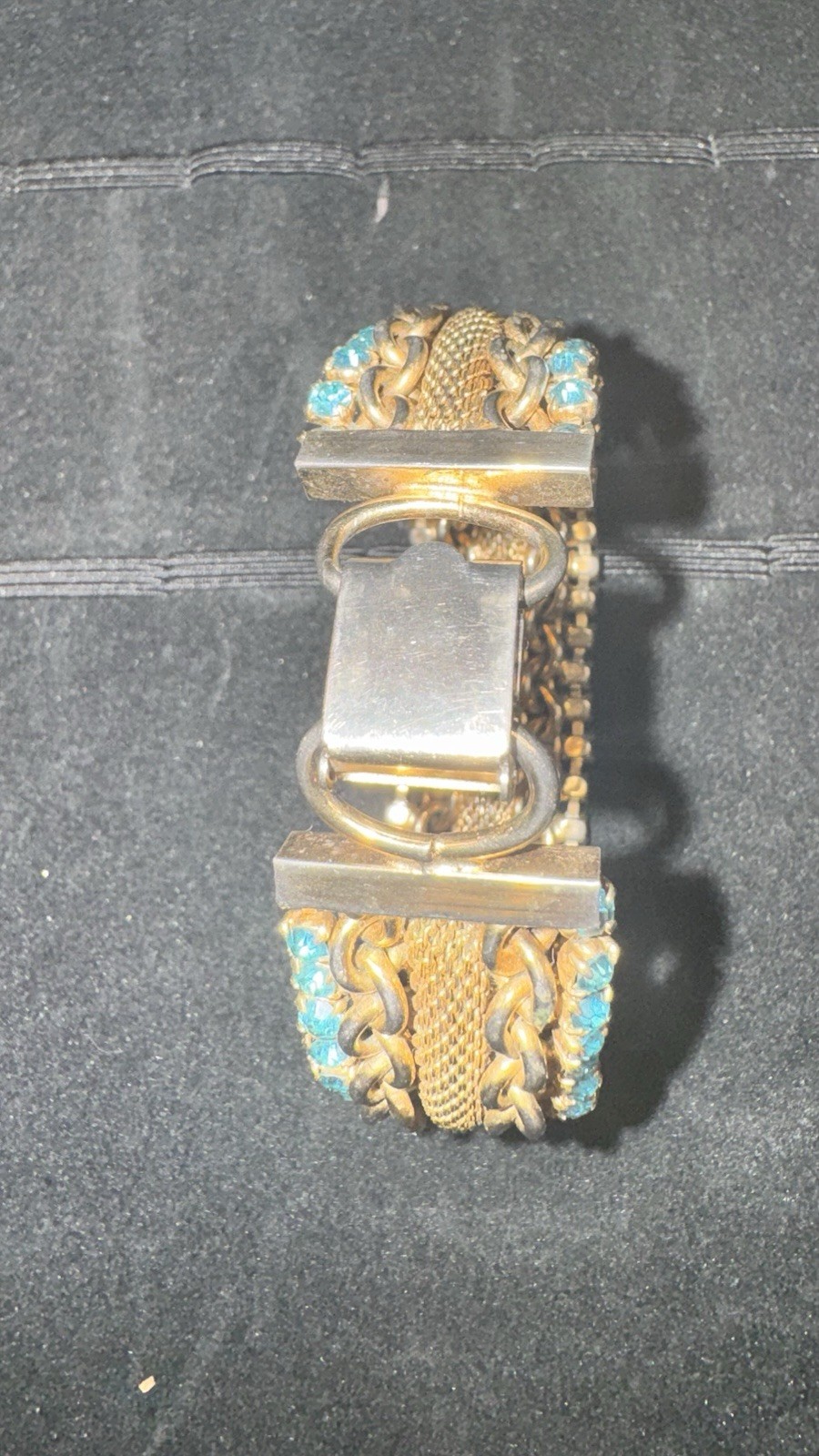 Vintage Gold Tone Metal Curb Chain BraceletRound Blue Prong Set Stones Box Clasp