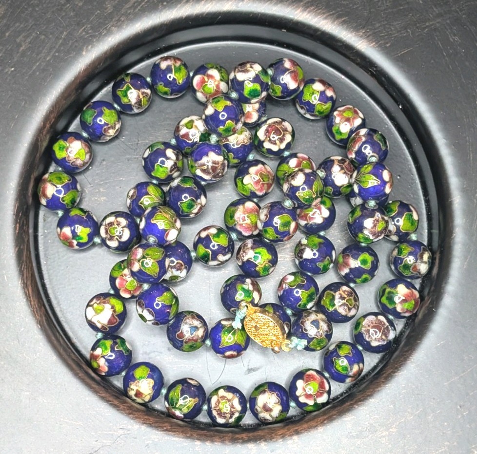 Vintage Chinese Beaded Necklace Round Beads with Gold Tone Clasp